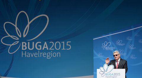 30464126,32703130,highRes,148D24005E7C882F